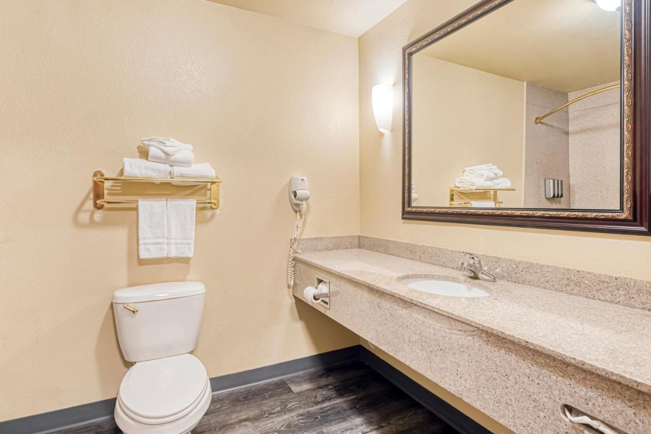 Oyo Townhouse Wichita Falls West 外观 照片