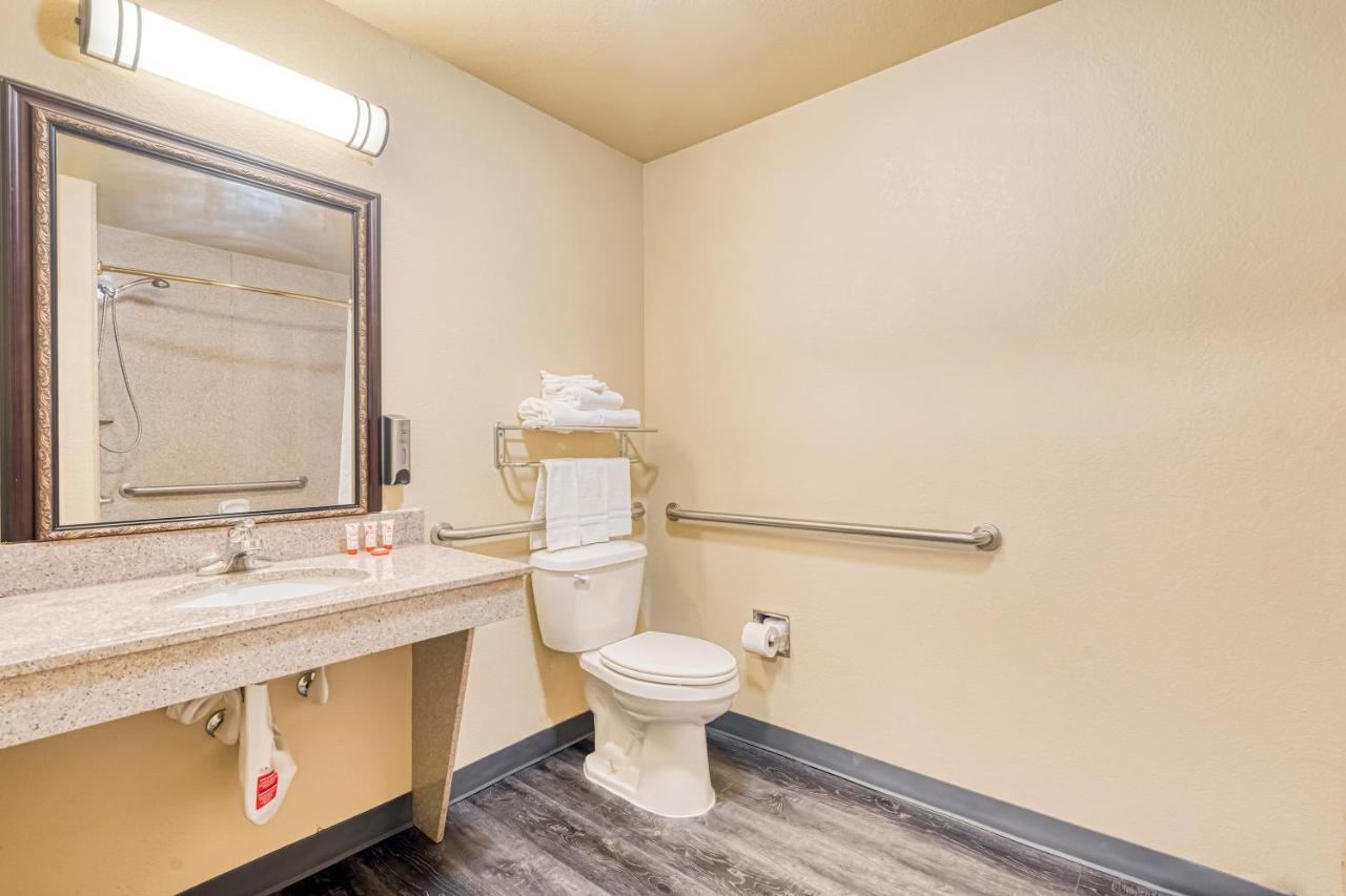 Oyo Townhouse Wichita Falls West 外观 照片