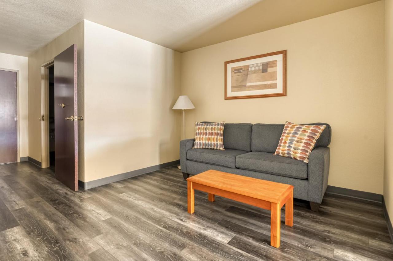 Oyo Townhouse Wichita Falls West 外观 照片