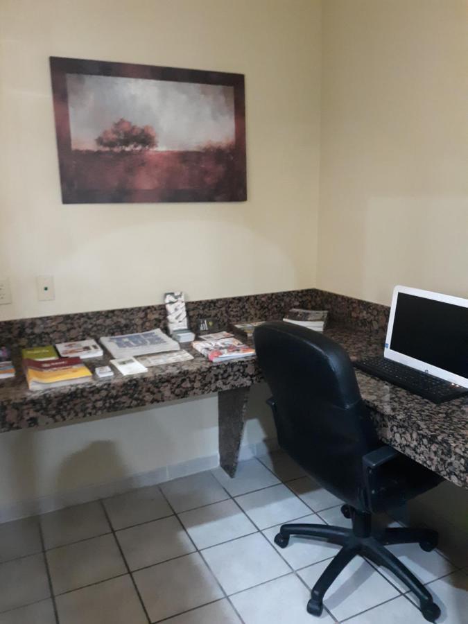 Oyo Townhouse Wichita Falls West 外观 照片